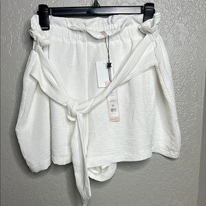 New Cream Tie-Front Shorts size